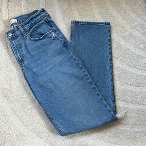 Abercrombie Curve love 90s straight mid rise jeans